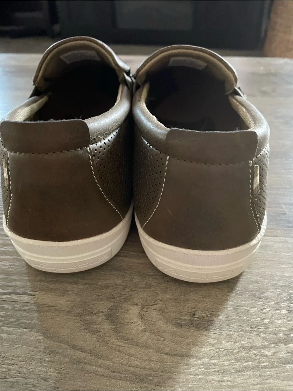 Margaritaville Men’s 11 Tan uprush leather Perforated slip on loafer Boat shoes